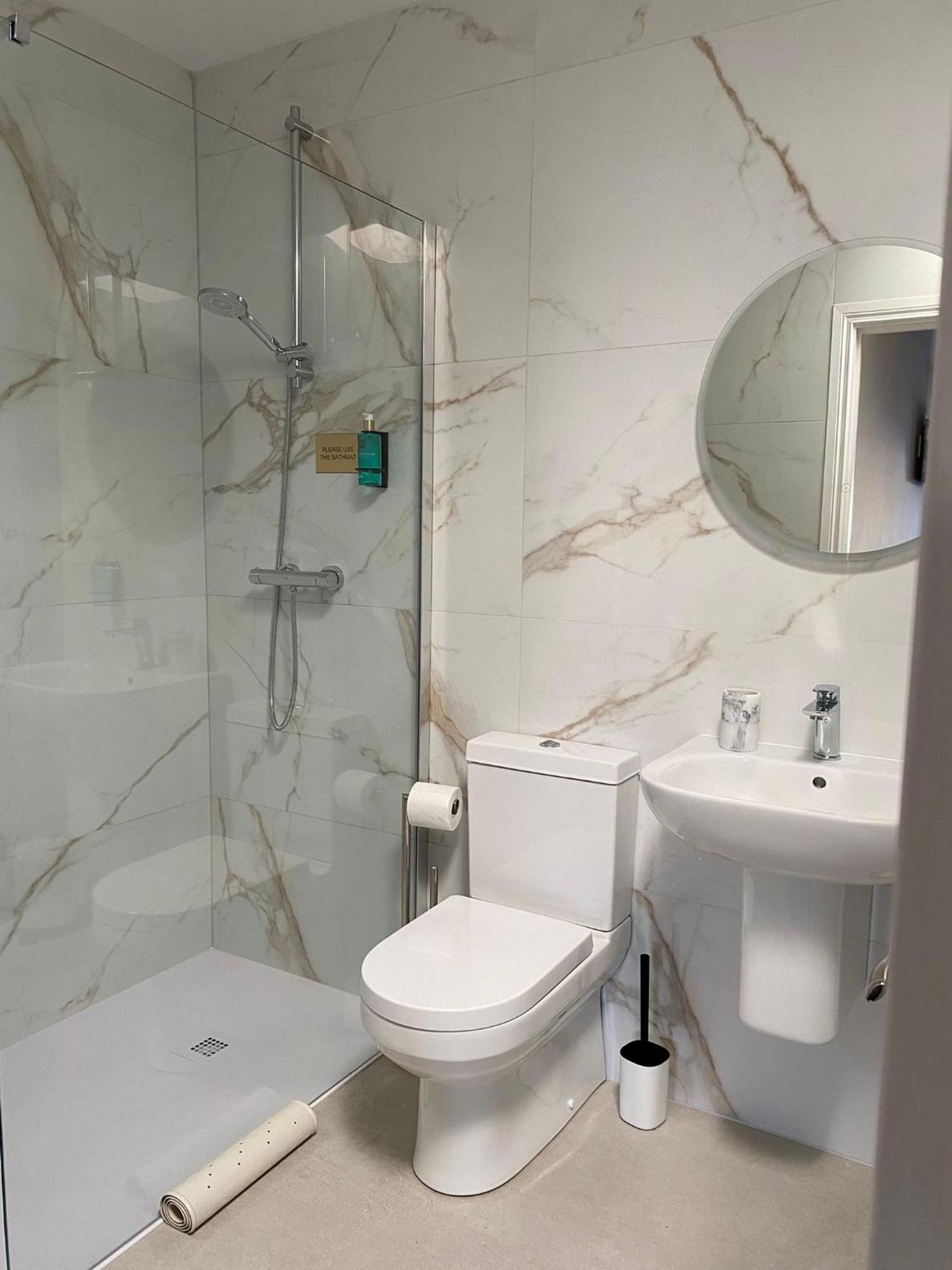 53 Luxury Accommodation Maynooth Esterno foto